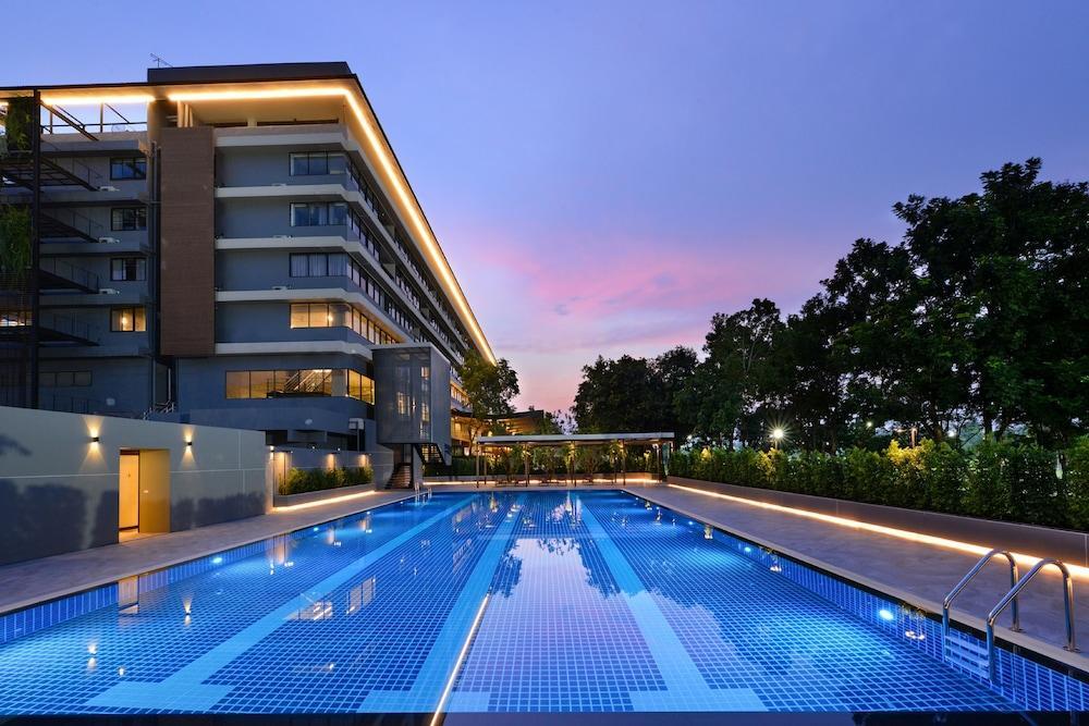 Tinidee Golf Club Hotel